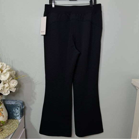Lululemon Textured High Rise Flared Track Pant Black Size 12 NWT - Picture 9 of 11